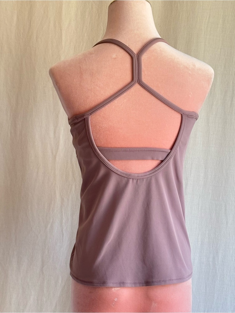 Athleta Vinyasa Support Tank Dusty Lilac M Built-In Bra Strappy Back